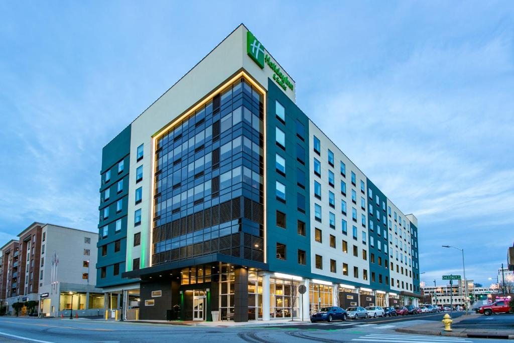 Holiday Inn Hotel & Suites Chattanooga