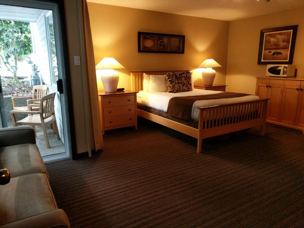 Pacific Shores Resort & Spa (Parksville) 