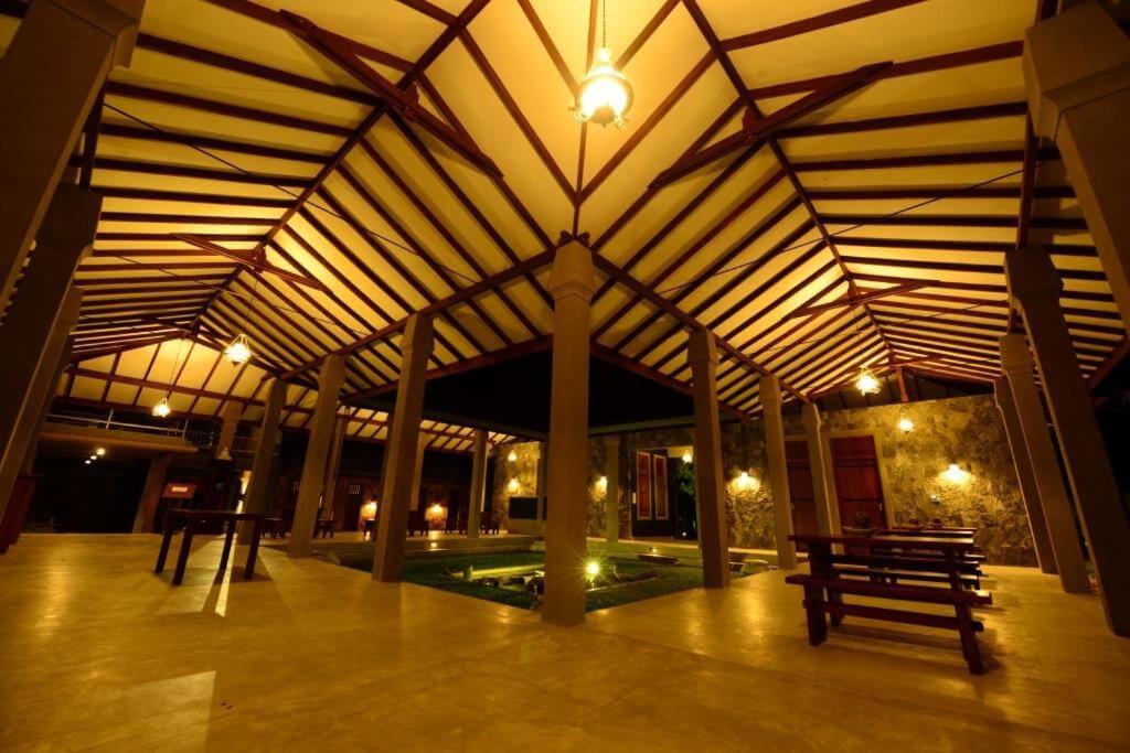 Nil Diya Mankada Safari Lodge