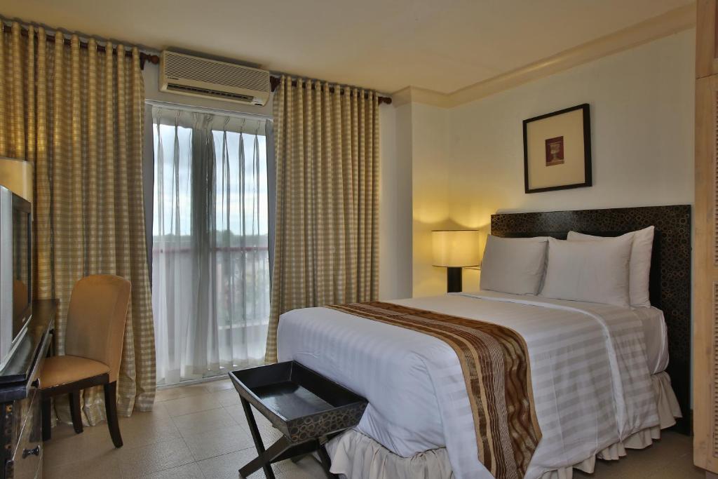 Crown Regency Suites Mactan