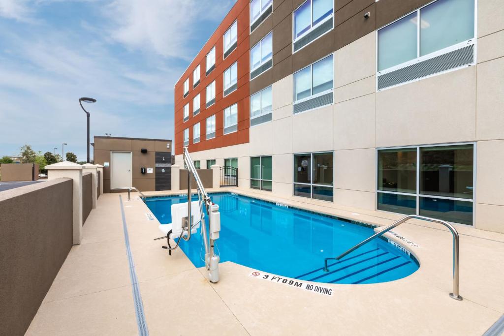 Holiday Inn Express & Suites - Greenville - Taylors