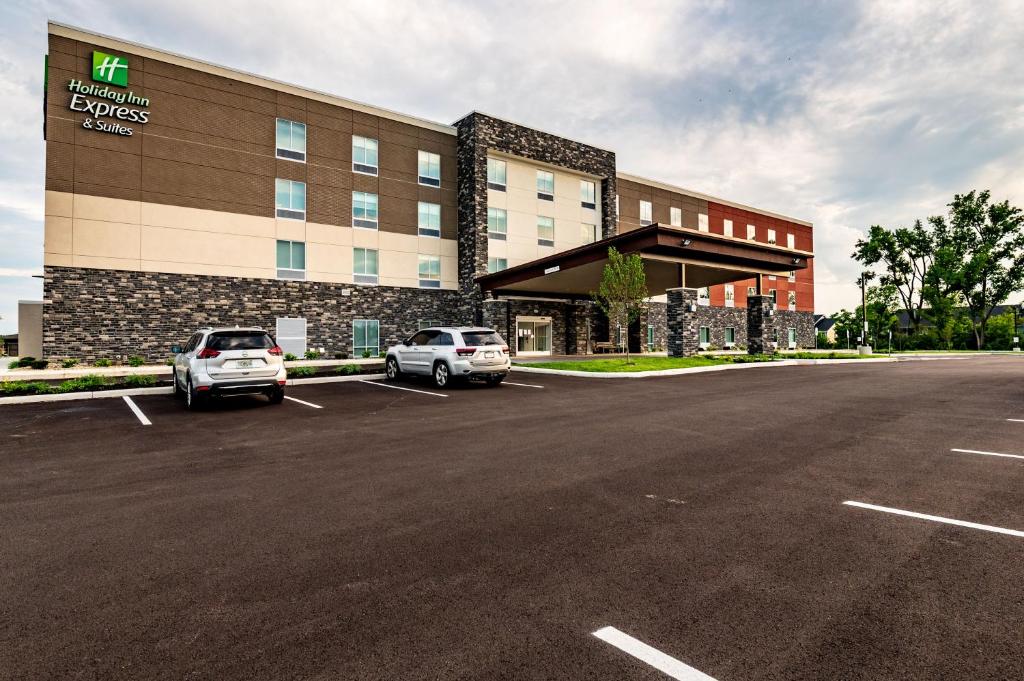 Holiday Inn Express & Suites Dayton East - Beavercreek