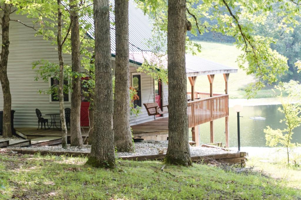 The Lake House A Hidden Gem Sleeps 4