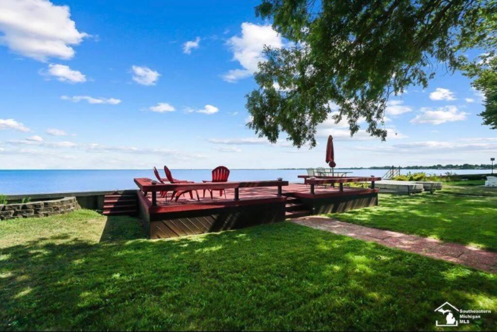 Restored historic log cabin & deck on Lake Erie