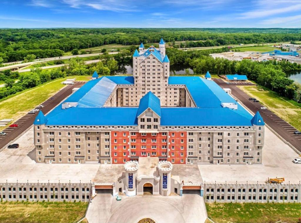 The Tower Wing Apartments at The Grand Castle